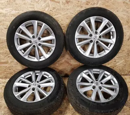 Nissan Qashqai R17 alloy rim 