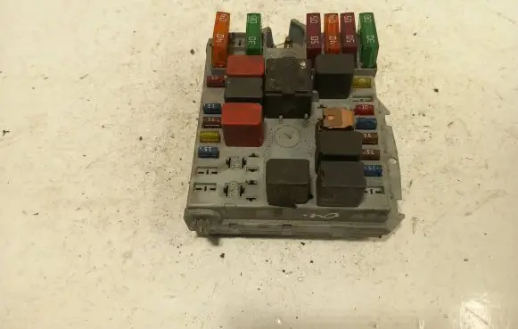 Alfa Romeo 147 Fuse module PA6Md25GF15