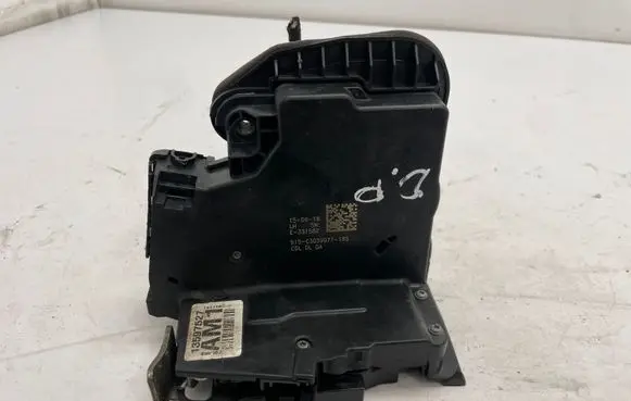 Opel Insignia B Front door lock 13597527