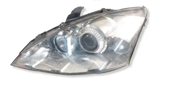 Ford Focus Headlight/headlamp 2M5113W030DE