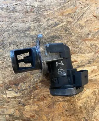 Mercedes-Benz ML W164 EGR valve 00005320C2 1093 AC2050140691