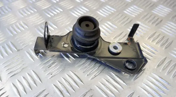 Toyota RAV 4 (XA40) Radiator support slam panel bracket 1653426060 1652328030
