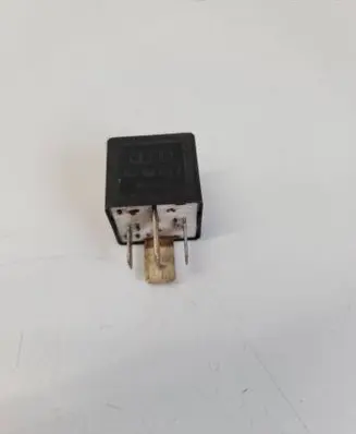Audi A6 S6 C5 4B Other relay 443951253J