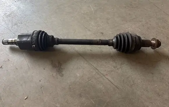 Maserati Ghibli Front driveshaft 06700035810