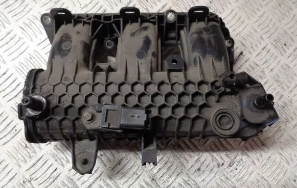 Citroen C4 Cactus Intake manifold 9677537380