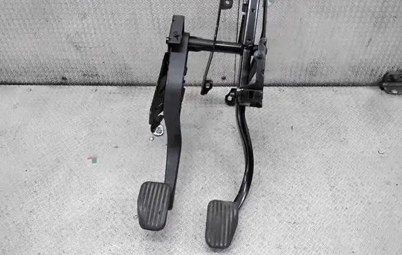Volvo S60 Pedal assembly 3524406