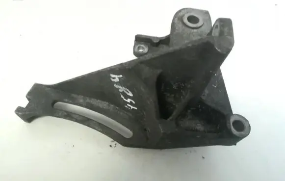 Subaru Forester SG Engine mounting bracket
