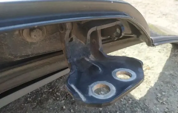 Mazda 2 Rear door lower hinge