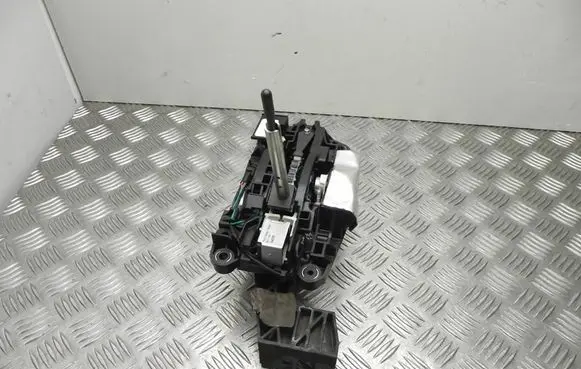 Ford Mustang V Gear shifter/selector GR3P7K004FB T6063