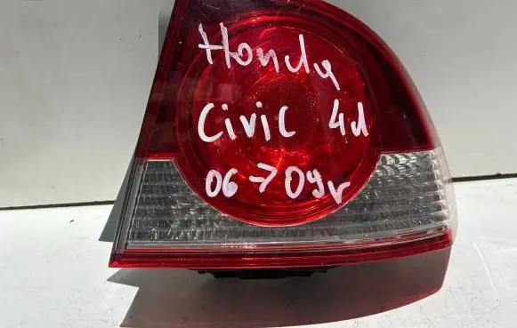 Honda Civic Rear/tail lights P6104B