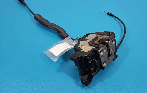 Renault Laguna III Front door lock 805000004R IMPRK1526339
