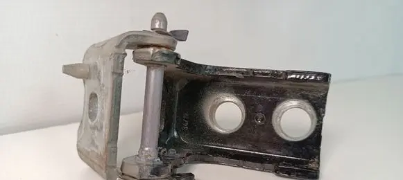 Citroen DS4 Rear door lower hinge