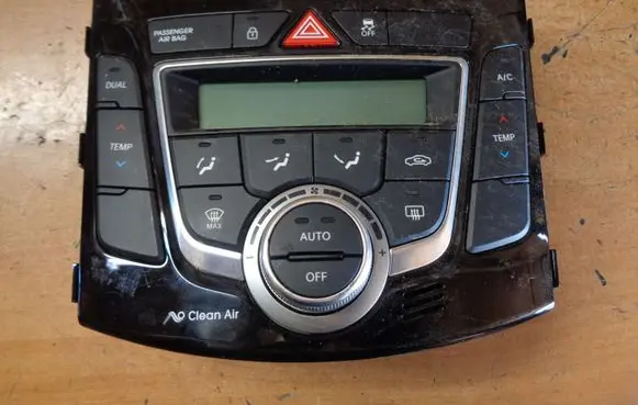 Hyundai i30 Climate control unit 97250A6560GU
