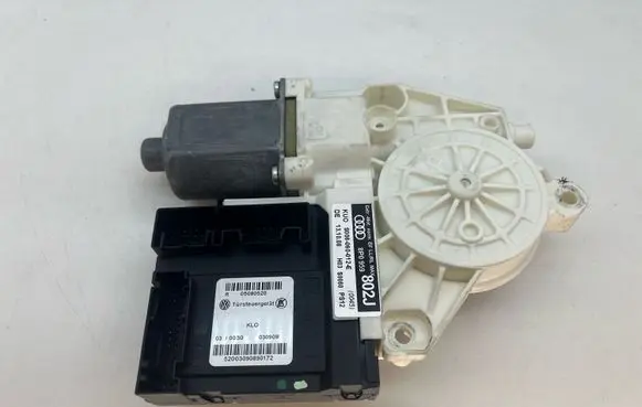 Audi A3 S3 8P Front door electric window regulator 8P0959802J S006060012E
