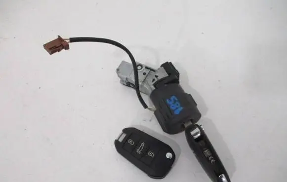 Citroen C5 Ignition lock 9812113680