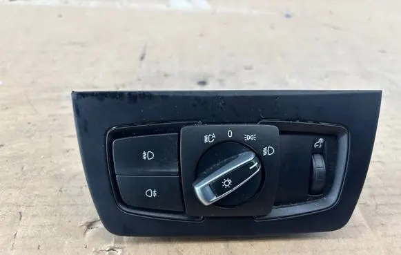 BMW 1 F20 F21 Light switch 549648907 04678262 9265303