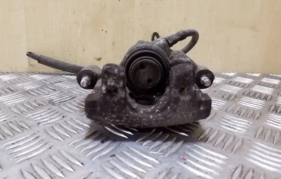 Ford Kuga II Rear brake caliper