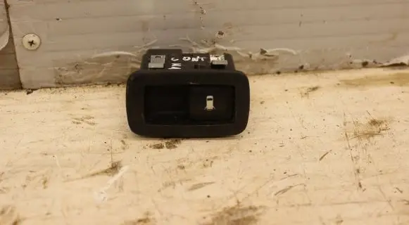Chrysler Town u0026 Country V Quarter vent window switch 10256863 68110874AB