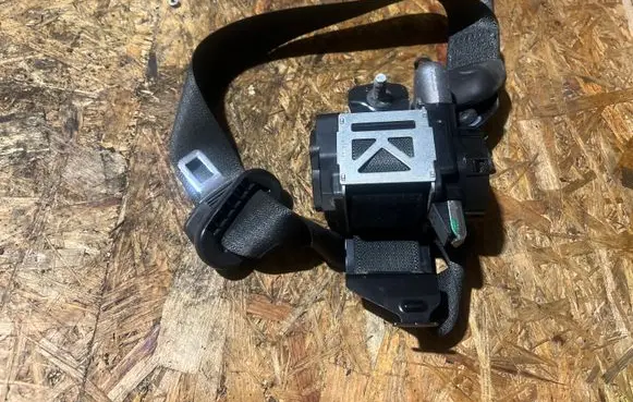 Ford Mondeo MK V Front seatbelt 0589P1000332