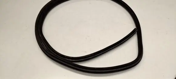 BMW 3 E90 E91 Front door rubber seal 7060287