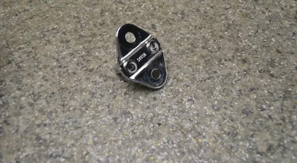 BMW 3 E46 Rear door lock loop/hook striker 8196035