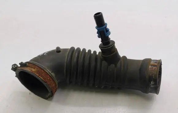 Mazda CX-7 Air intake hose/pipe L33E13220