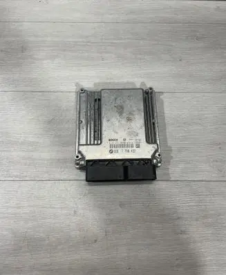BMW 5 E60 E61 Engine control unit/module 7798422 0281012190 1039S09097