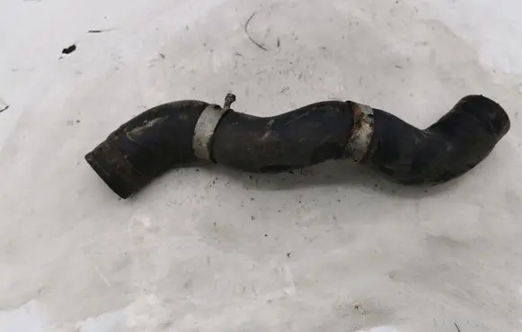 Nissan X-Trail T30 Engine coolant pipe/hose NOCODE