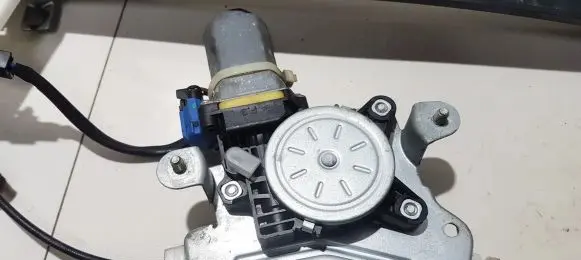 Chevrolet Captiva Rear door window regulator motor 25937971 0g13