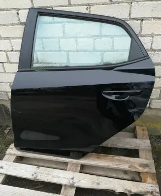 Mazda 2 Rear door