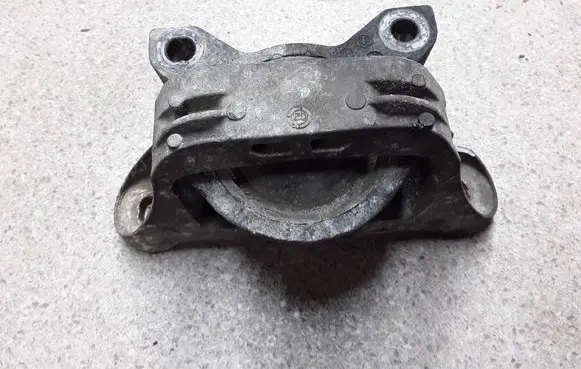 Ford Focus Engine mount bracket 326BK