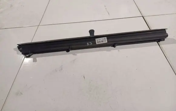 Parcel shelf