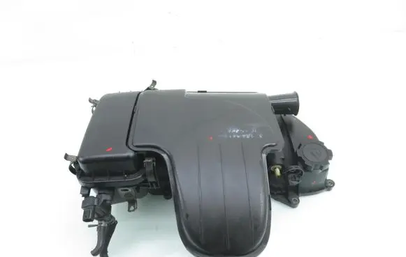 Toyota Yaris Rocker cam cover 