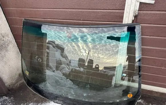 BMW X3 E83 Front windscreen/windshield window 