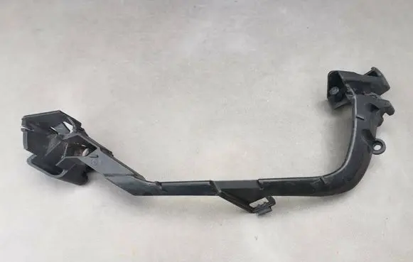 Volvo XC90 Fog light bracket 31383629 31383679