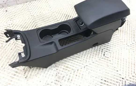Seat Leon (5F) Center console 