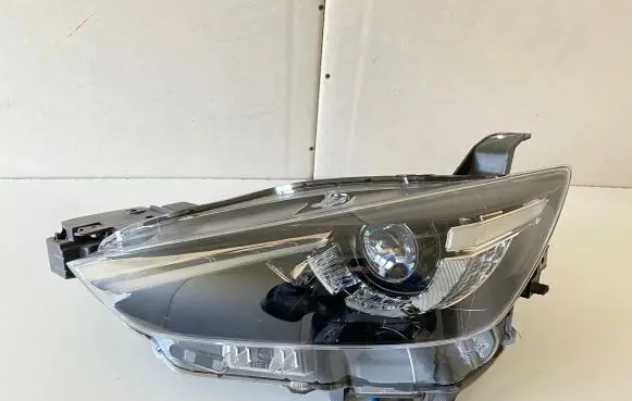 Mazda CX-3 Headlight/headlamp D10E51040