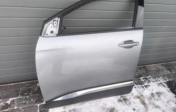 Peugeot 3008 II Front door 9813862180