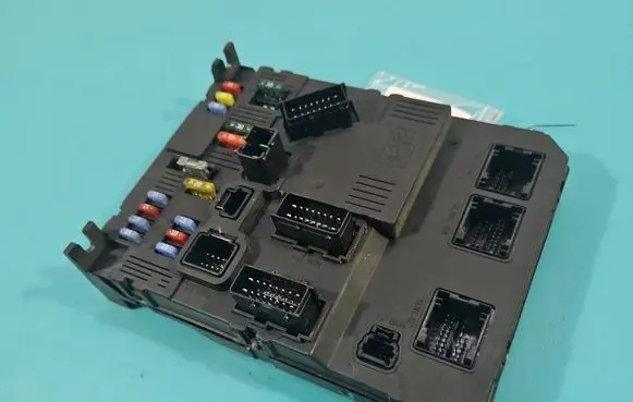 Citroen Xsara Picasso Central body control module 9657999780 IMPRK1577471