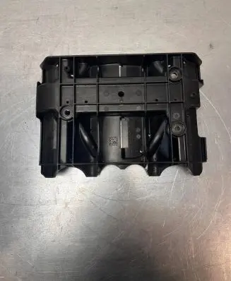 Mercedes-Benz E W212 other engine part A6510100061