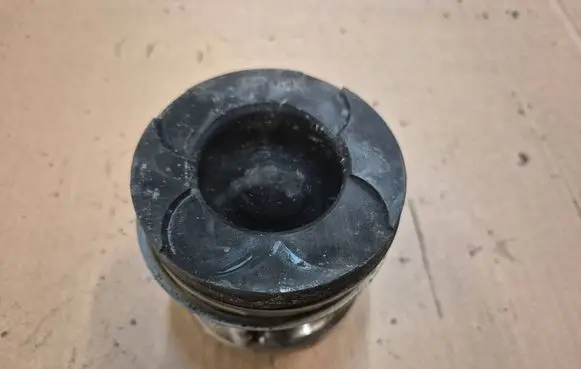 Renault Master II Piston 7701477122 7701477121