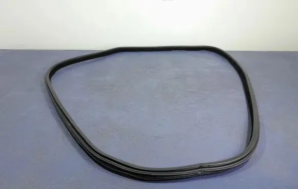 BMW X5M F85 Front door rubber seal 