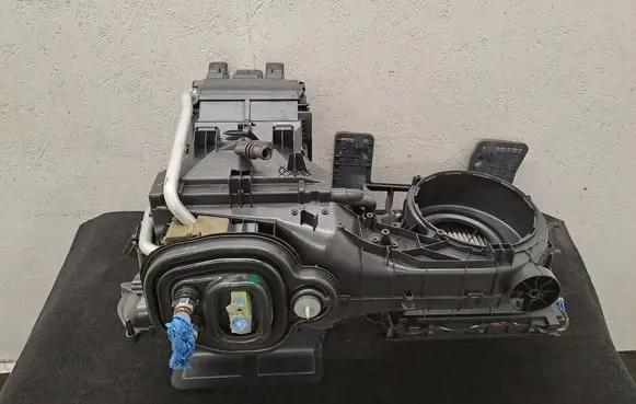 Volkswagen Touran III Interior heater climate box assembly 5QB816005C 5Q0963235A 5Q0907511A