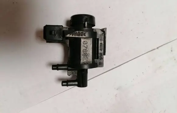 Skoda Octavia Mk2 (1Z) Turbo solenoid valve 1J0906283A