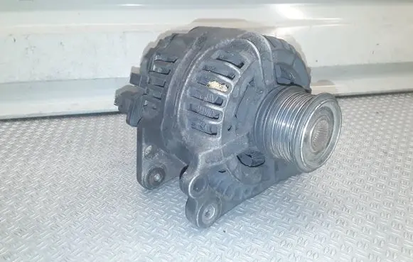 Volkswagen Golf IV Generator/alternator 038903023K