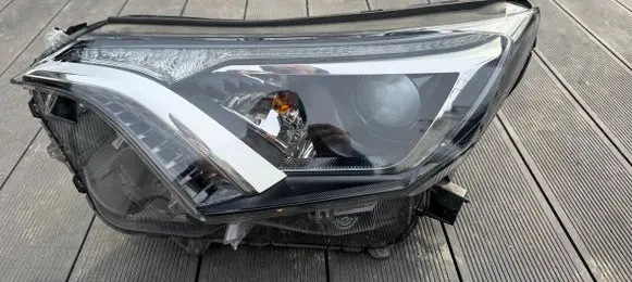 Toyota RAV 4 (XA40) Headlight/headlamp