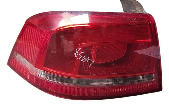 Volkswagen PASSAT B7 Rear/tail lights 3AE945095F 90004873