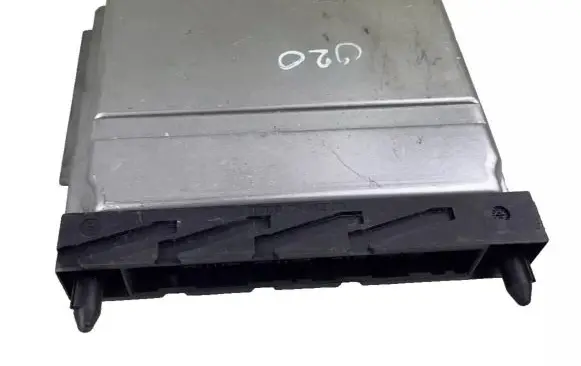 Volvo V70 Engine control unit/module 094966667A 28SA4018 0281001776