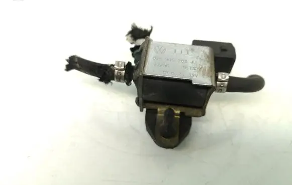 Audi A3 S3 8L Vacuum valve 028906283J 72189530