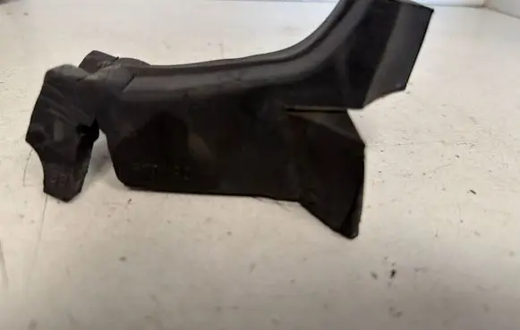 Volkswagen Tiguan Fender foam support/seal 5NA864760A